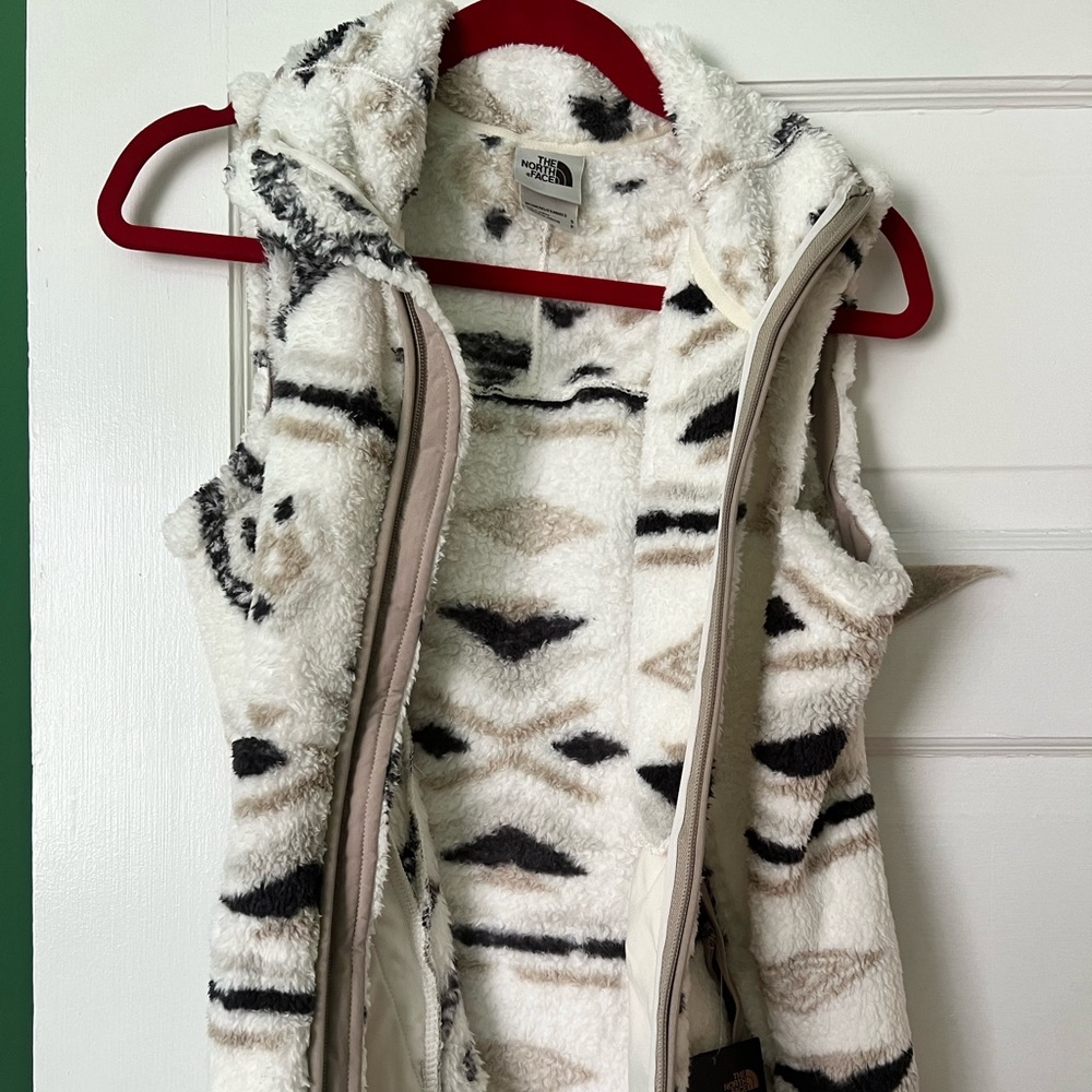 NWT The North Face fuzzy vest small